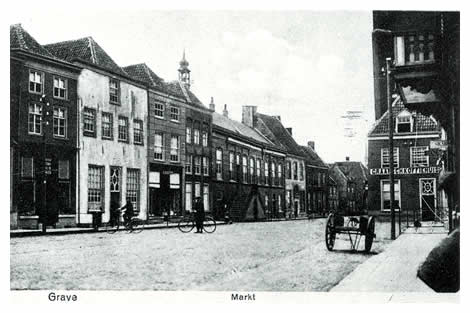 Het westelijk gedeelte van de Markt is aan meer veranderingen onderhevig geweest. Voor een paar jaar brandde het Graafse koffiehuis van de heer Manders tot de grond toe af, bijna de Elisabethskerk met zich mee sleurend. Verdwenen zijn ook de grote huizen voorbij het stadhuis, waarbij het huis "de Rozenkrans" opvalt.