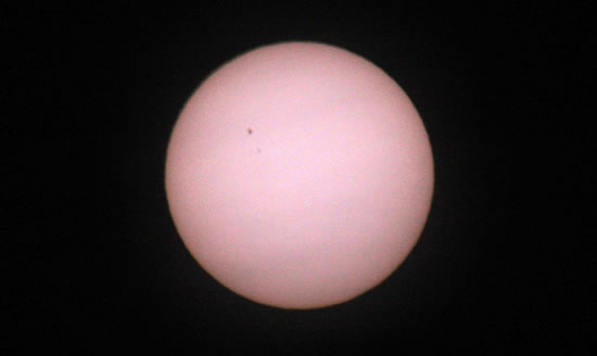 Deze zonnevlekken op onze zon zorgden voor mooi poollicht op aarde. (foto gemaakt door Ajan Everstijn op 31 januari 2012 vanuit Posterholt - Limburg).